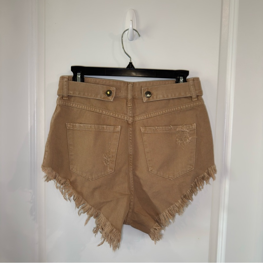 Retrofete Tessa Shorts in Camel - Picture 8 of 12